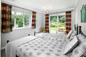 Photo 16- click for photo gallery